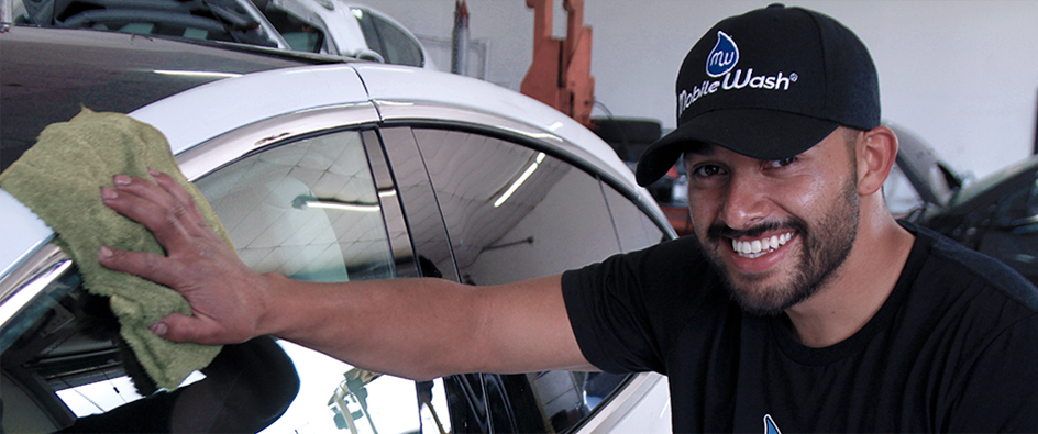 car detailer